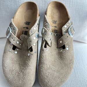Birkinstock BostonTan Suede Clogs with Silver Accents